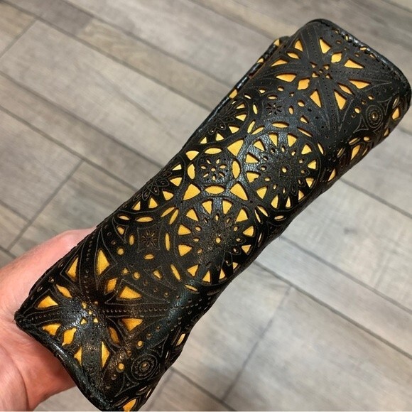 Inge Christopher Charlotte Filligree Black & Gold Leather Clutch - Picture 5 of 10